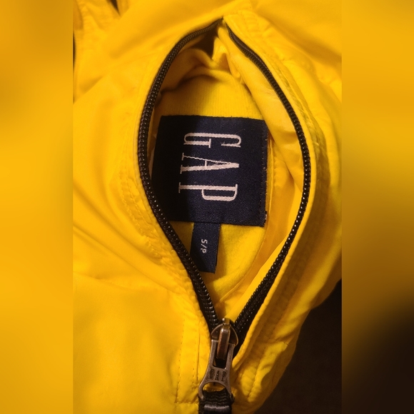 GAP Jackets & Blazers - GAP Reversible Puffer Vest in EUC